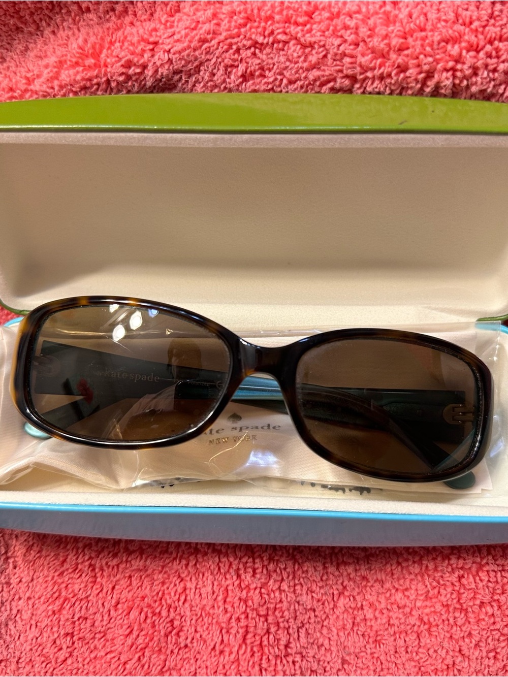 kate spade Brown Tortoiseshell Women's Sunglasses with case and cleaning cloth